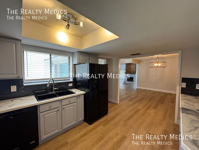 Photo - 107 S Deerwood Ave