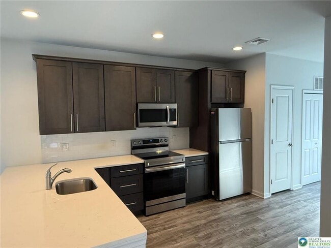 Photo - 1332-1334 Genoa St