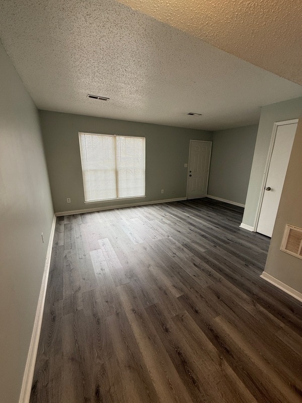 Photo - 2014 Hobbs Rd SE