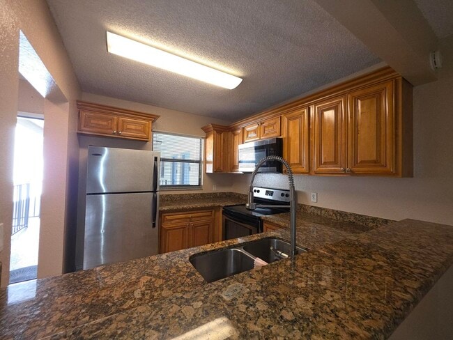 1542 Lake Crystal Dr Unidad H
