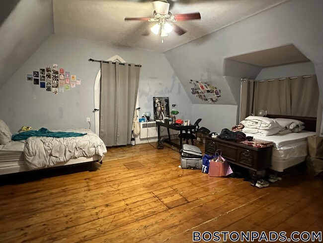 Photo - 139 Hillside St Unit A