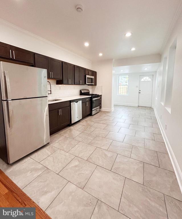 Building Photo - 1241 Orthodox St