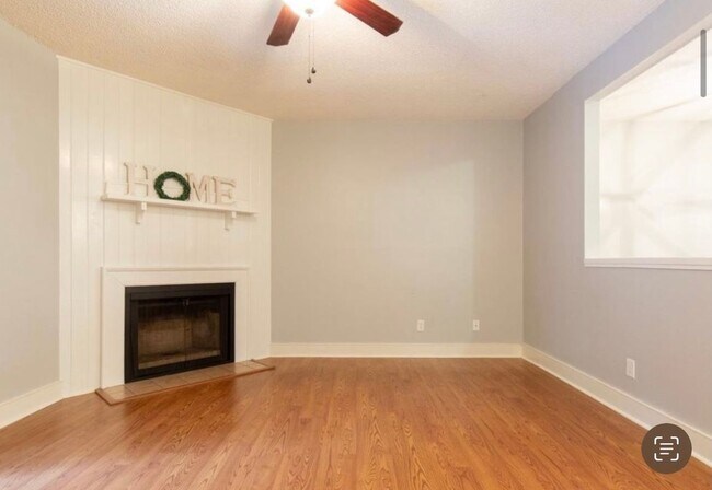 Photo - 1749 Beechwood Cir S