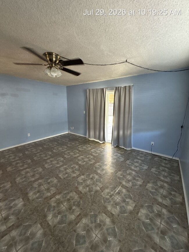 Photo - 1737 W Buena Vista Ave