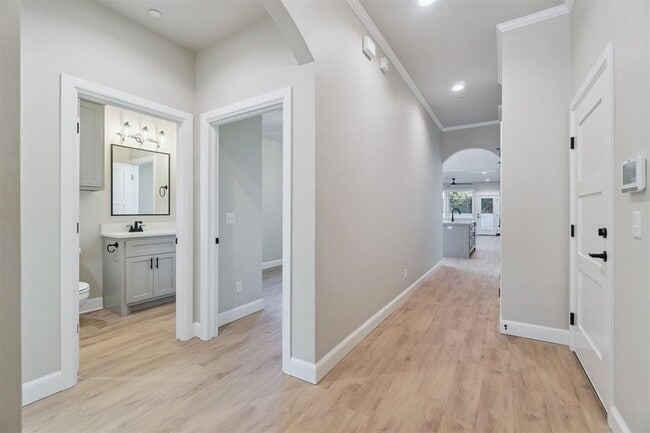 Photo - 4212 Abbey Pk Dr