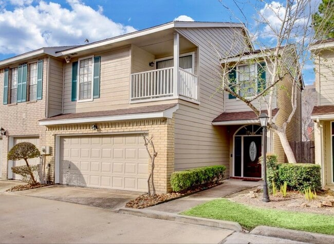 Building Photo - 2220 Bering Dr Unit 6