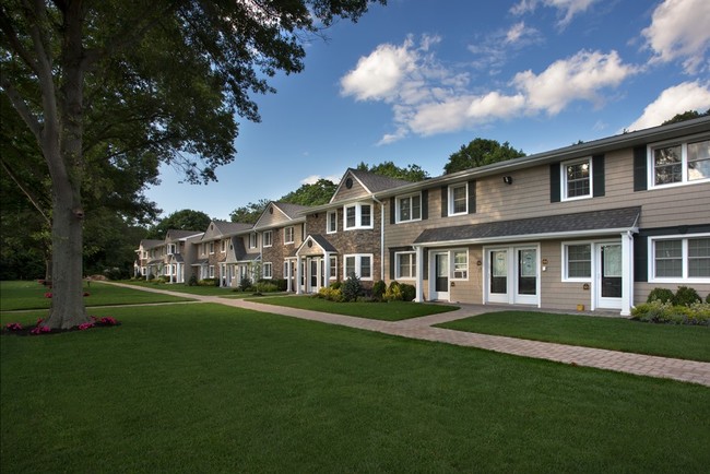 Photo - Fairfield Courtyard At Middle Island Apartamentos