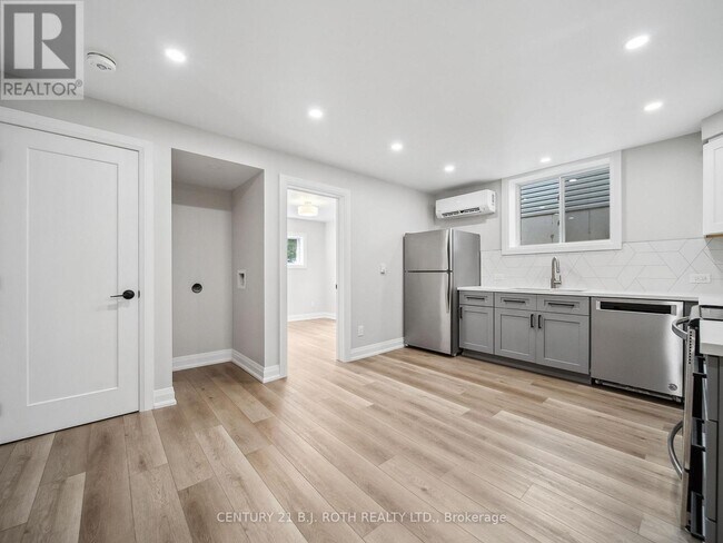 Photo - 14 Christine Pl