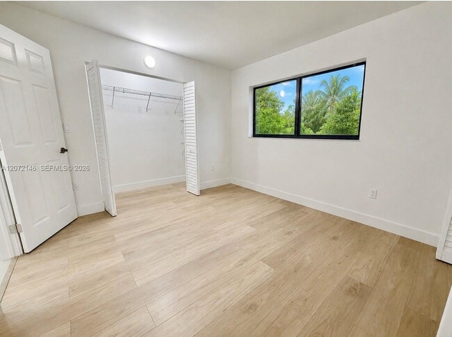 Photo - 10985 SW 107th St Unidad 105
