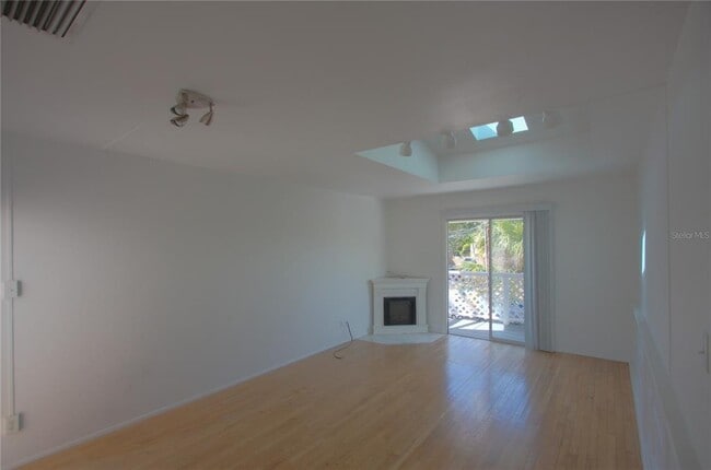 Photo - 307 S Osprey Ave