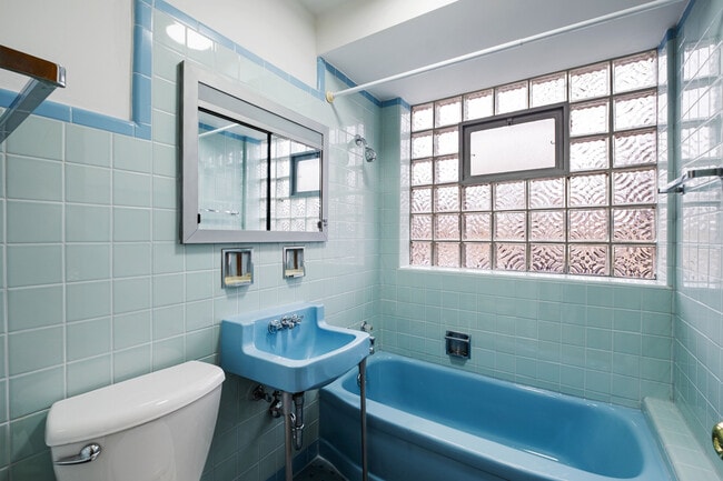 Photo - 2531 W Lunt Ave Unit 2