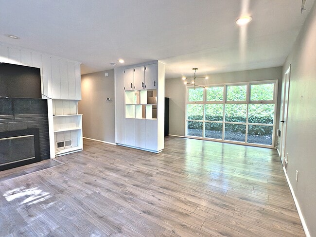 Photo - 1111 NE 112th Ave