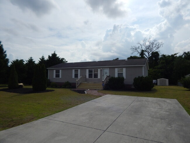 Building Photo - Close to Carolina Beach! Rental