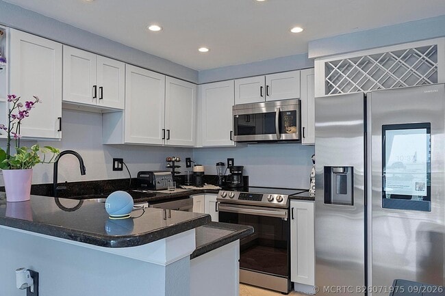 Photo - 2900 NE 30th St Unit Apt 8j
