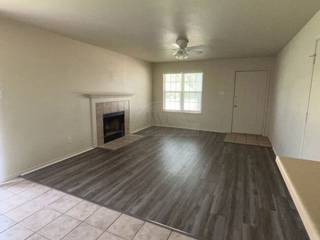 Photo - 2318 Wildewood Dr