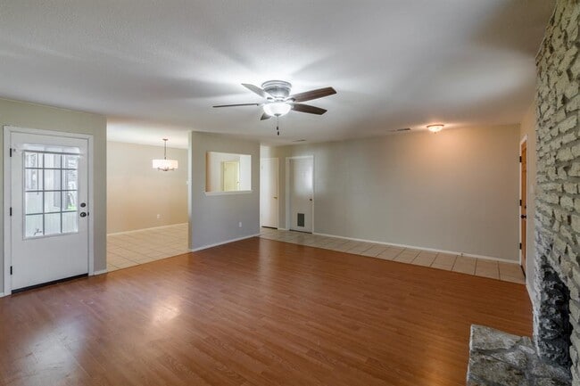 Photo - 11205 Slippery Elm Trail