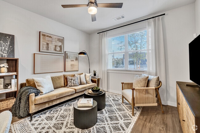 Interior Photo - Broadstone Oliver Rental