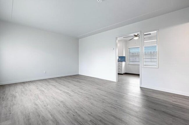 Photo - 2044-2046 Mayfair Dr W Unit Advertising