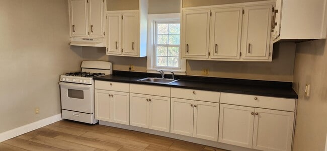 Photo - 2527 N Pierce Ave Casa