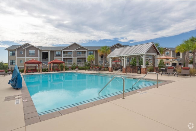 Photo - Gateway Crossing