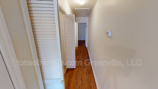 Photo - 801 E Georgia Rd