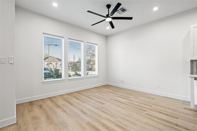 Photo - 8324 Corinth St