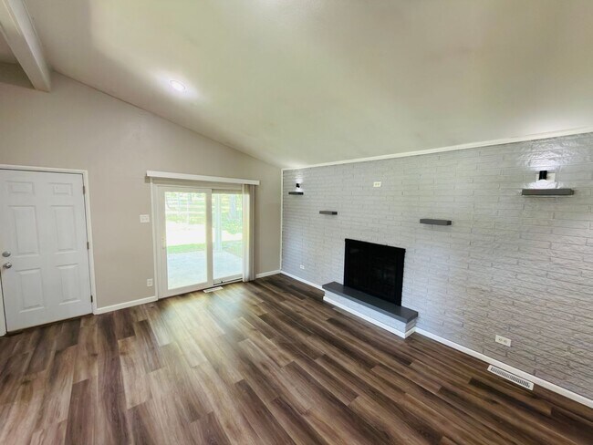 Photo - Move-In Ready 3BR/2BA Home with 2-Car Garage in St. Charles