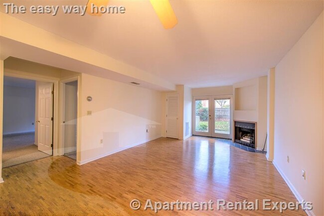 Building Photo - 345 Franklin St Rental