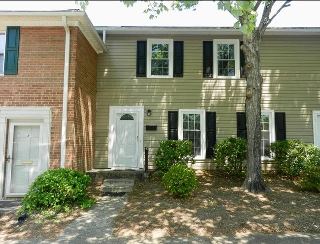 Building Photo - 3915 Valley Ct Rental