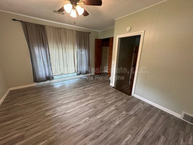 Photo - 202 S Hilgard St