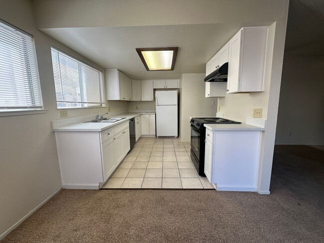 COL3701 - COL3701 Apartment Unit 1