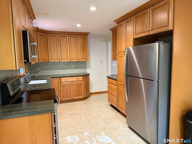 Photo - 19 Greenwood Ln
