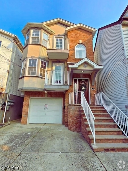 Building Photo - 140 Orchard St Unit 1 Rental