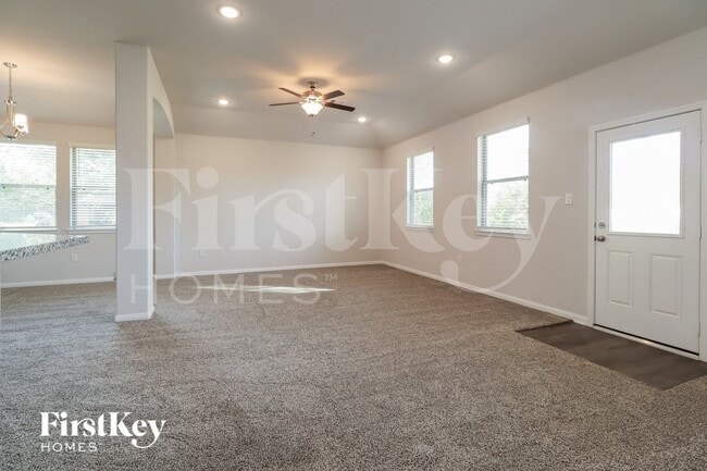 Photo - 14701 Country Club Dr