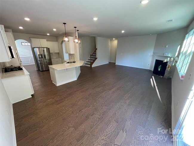 Photo - 398 Kennerly Center Dr