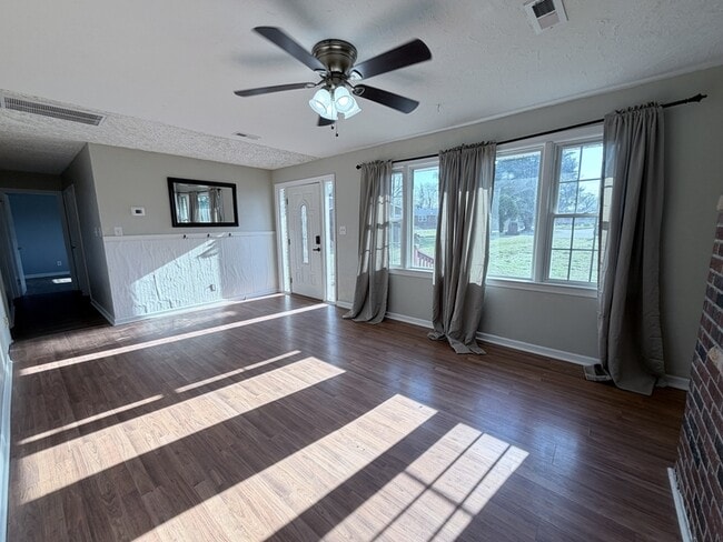 Photo - 2404 Pamlico Cir