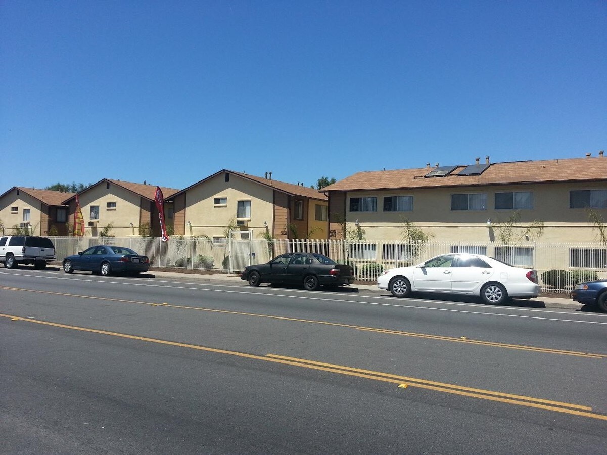 Imperial Terrace Apartments - Imperial Terrace Apartments