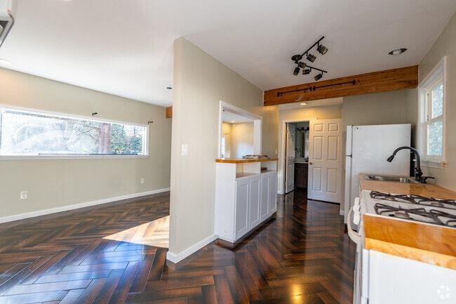 Building Photo - 341 Little John Dr NW Rental