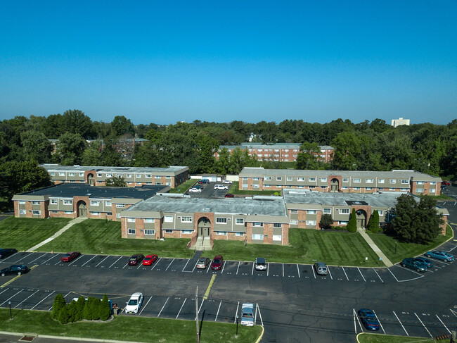 Aspen Falls Apartments - Aspen Falls Apartments