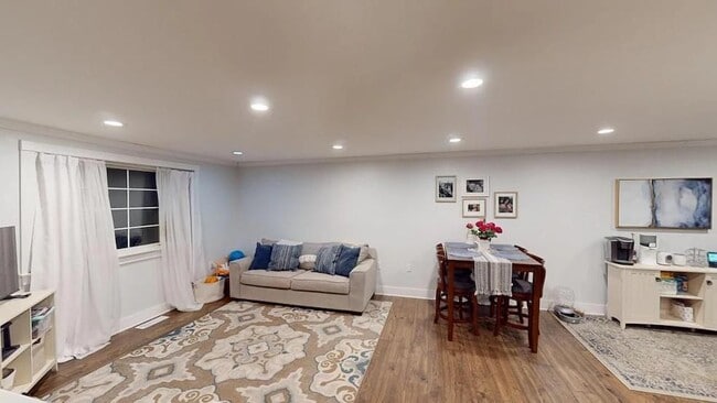 Photo - 322 W Cardinal Ave