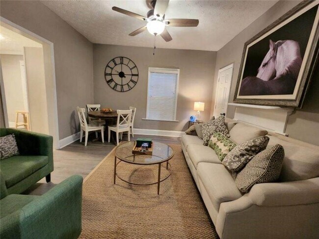 Photo - 455 Lynch Ave NW