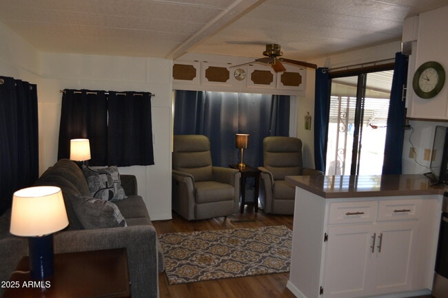 Photo - 1371 West St