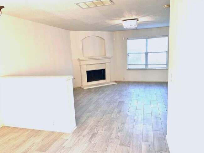 Photo - 10219 Sugarbridge Trail