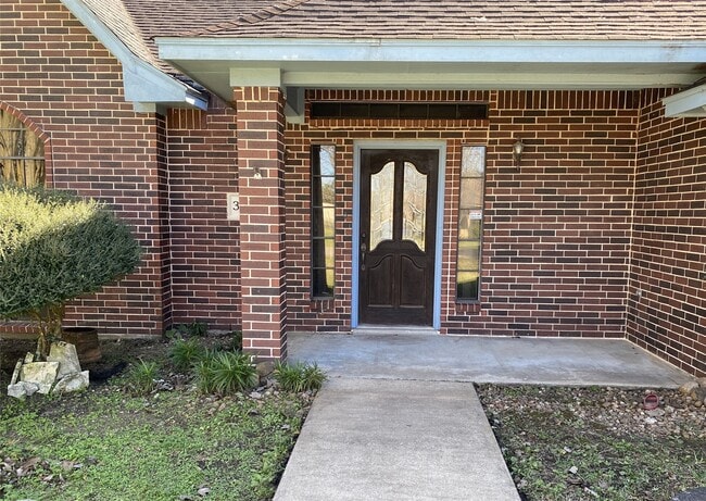 Photo - 301 Jansen Dr