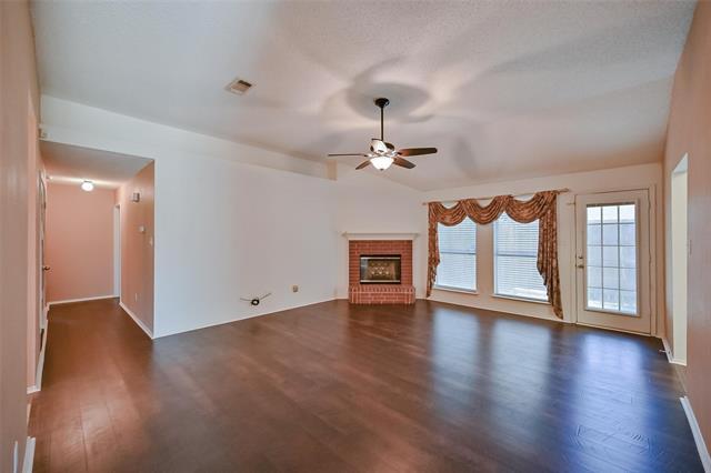 Photo - 907 Clear Creek Dr