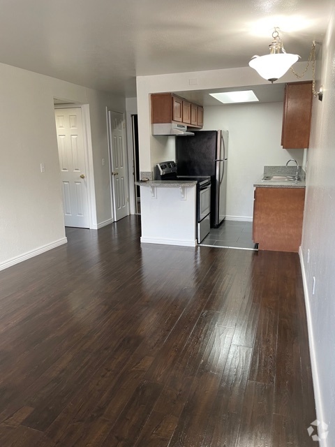 Building Photo - Cherry Plaza Apartments