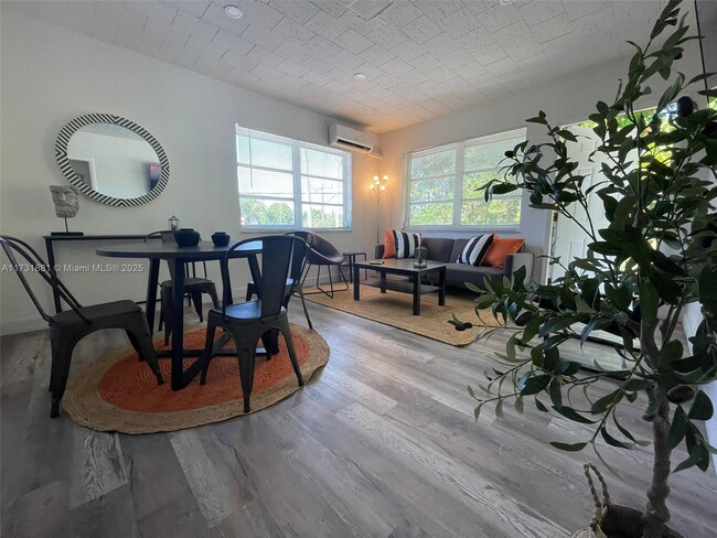 Photo - 2655 SW 24th Ave Unit 2