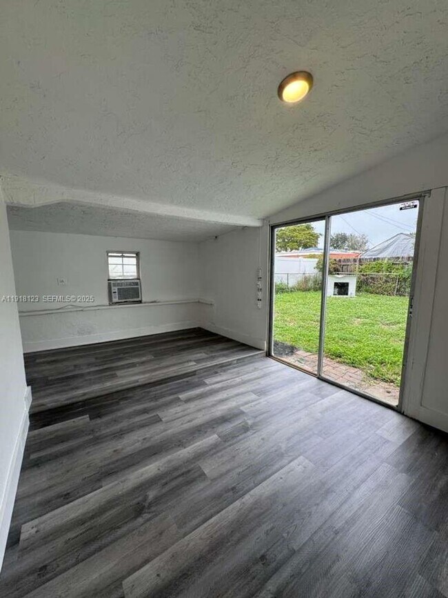 Photo - 5611 SW 38th St