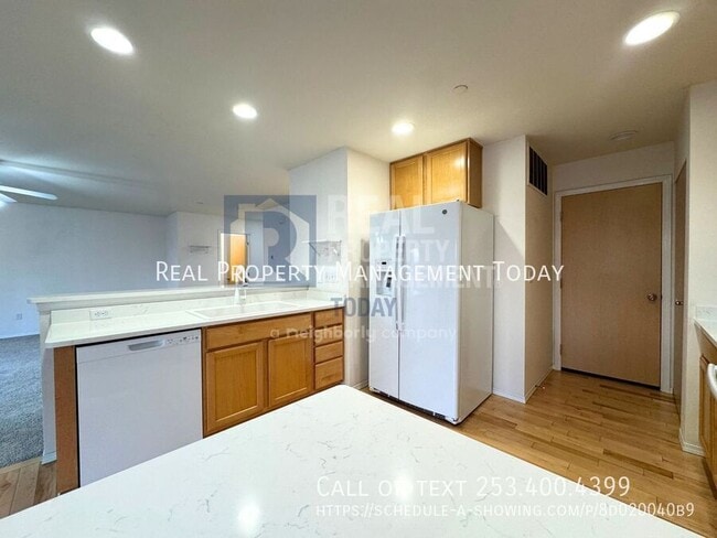 Photo - 2702 Meyer St