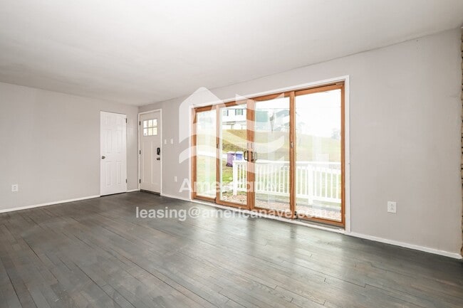 Photo - 125 Scott Rd